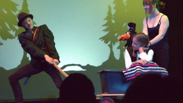 Schultheater "Die kleine Hexe"