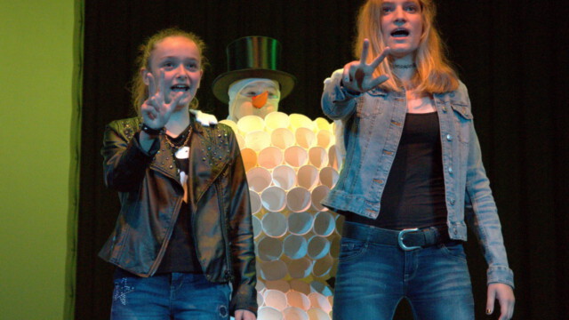 Schultheater "Die kleine Hexe"